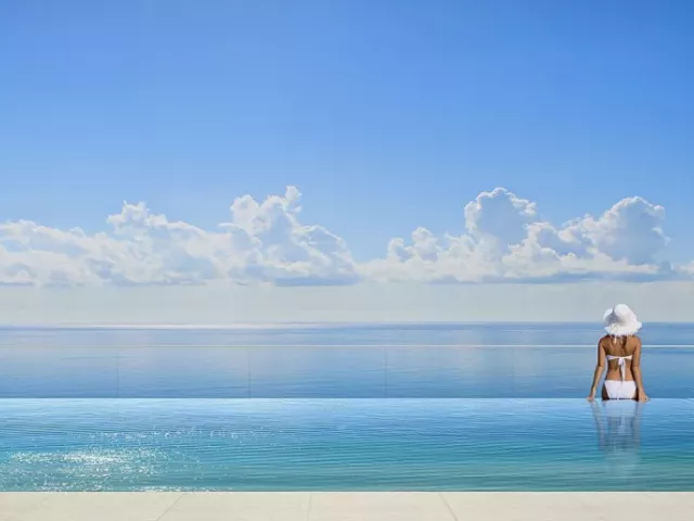 4-bedroom condo for sale in Sunny Isles Beach - 18501 Collins Ave 4903 - MondialRealty