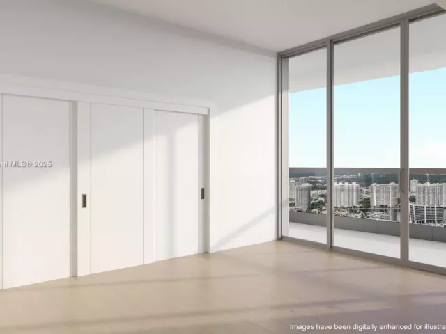 4-bedroom condo for sale in Sunny Isles Beach - 18501 Collins Ave 4903 - MondialRealty