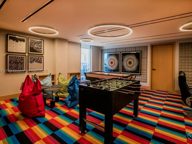 4-bedroom condo for sale in Sunny Isles Beach - 18501 Collins Ave 4903 - MondialRealty