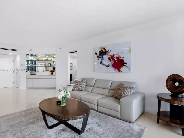 2-bedroom condo for sale in Aventura - 3000 Island Blvd 2404 - MondialRealty