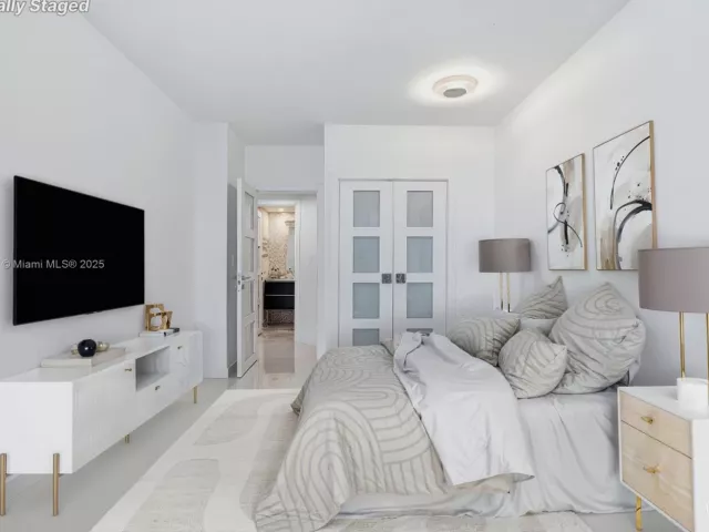 2-bedroom condo for sale in Aventura - 3000 Island Blvd 2404 - MondialRealty