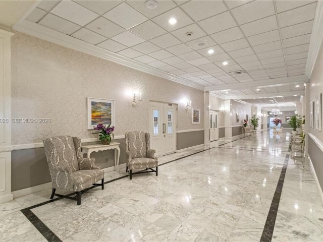 2-bedroom condo for sale in Hollywood - 3800 S Ocean Dr 306 - MondialRealty