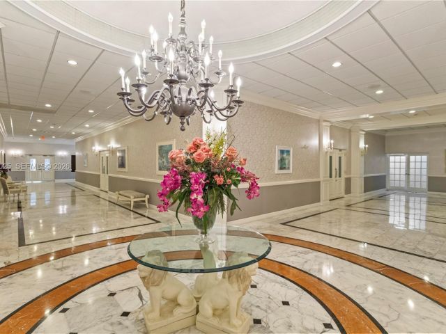 2-bedroom condo for sale in Hollywood - 3800 S Ocean Dr 306 - MondialRealty