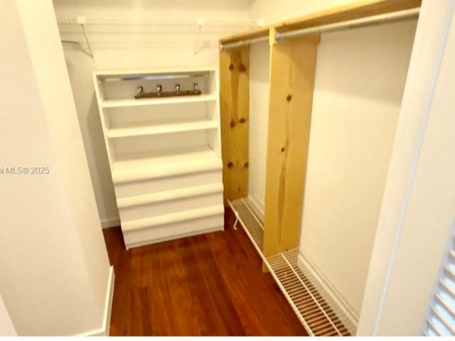 1-bedroom condo for sale in Hallandale Beach - 2500 Parkview Dr 1109 - MondialRealty