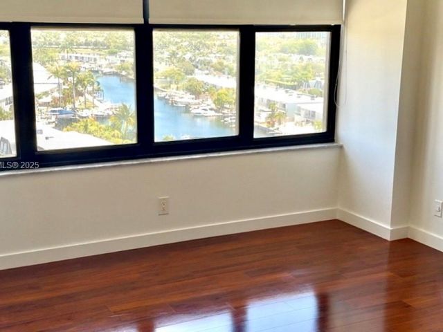 1-bedroom condo for sale in Hallandale Beach - 2500 Parkview Dr 1109 - MondialRealty