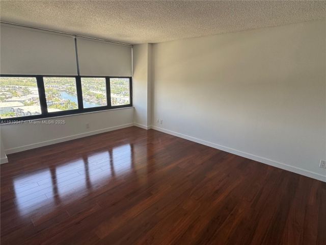 1-bedroom condo for sale in Hallandale Beach - 2500 Parkview Dr 1109 - MondialRealty
