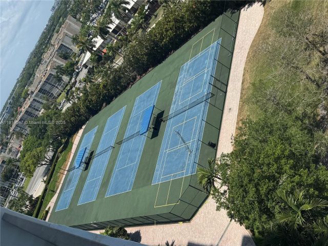 1-bedroom condo for sale in Hallandale Beach - 2500 Parkview Dr 1109 - MondialRealty