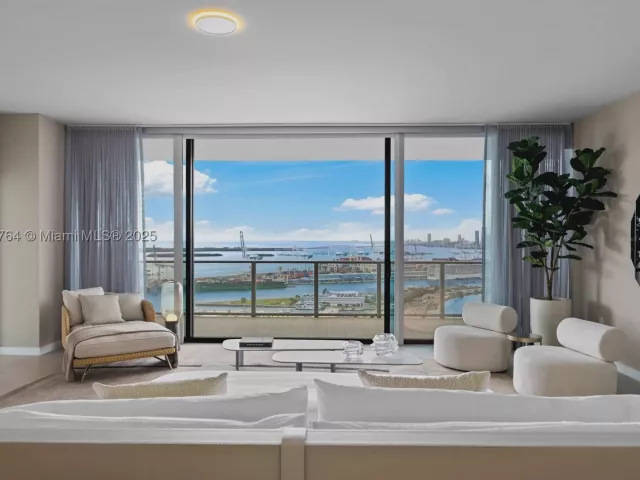 4-bedroom condo for sale in Miami Beach - 500 Alton 3402.03 - MondialRealty