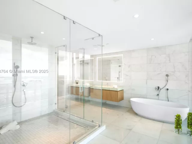 4-bedroom condo for sale in Miami Beach - 500 Alton 3402.03 - MondialRealty