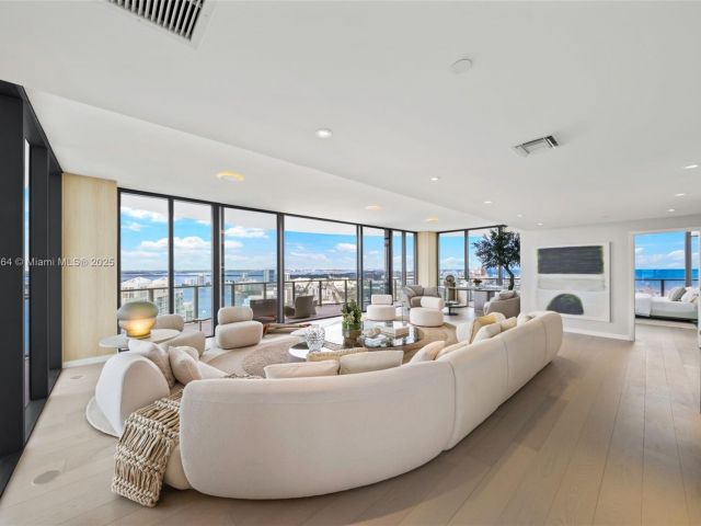 Apartment for sale  Unit #3402.03 - photo 6825253