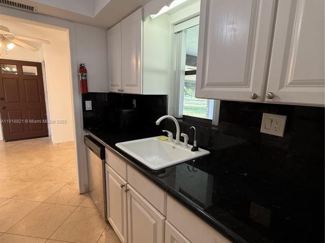 2-bedroom home for sale in Boca Raton - 300 NW 42nd St - MondialRealty