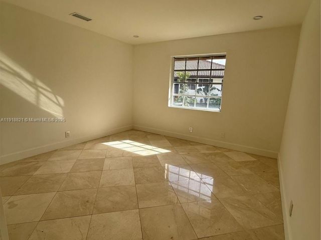 2-bedroom home for sale in Boca Raton - 300 NW 42nd St - MondialRealty