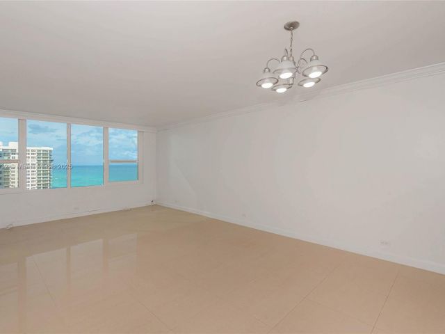 Apartment for rent  Unit #1411 - photo 7435640