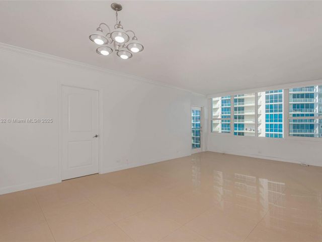 Apartment for rent  Unit #1411 - photo 7435641