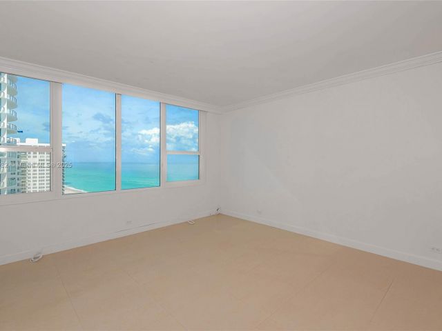 Apartment for rent  Unit #1411 - photo 7435642