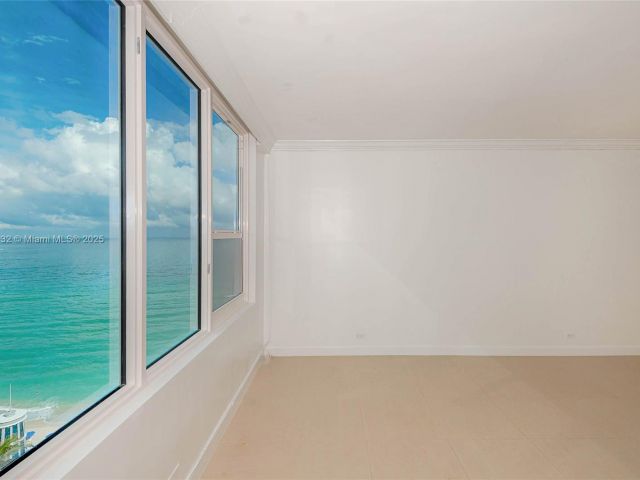 Apartment for rent  Unit #1411 - photo 7435643