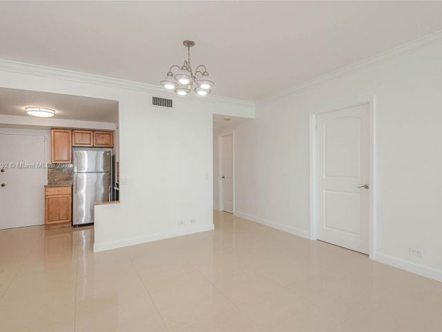 Apartment for rent  Unit #1411 - photo 7435646