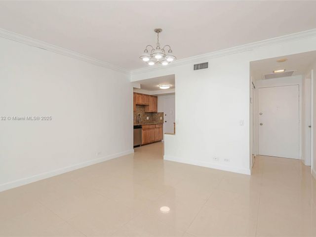 Apartment for rent  Unit #1411 - photo 7435647