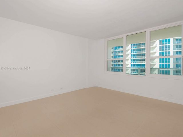 Apartment for rent  Unit #1411 - photo 7435654