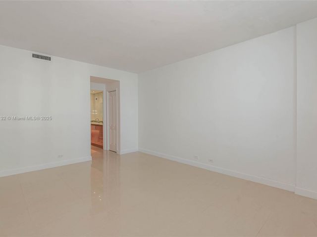 Apartment for rent  Unit #1411 - photo 7435657