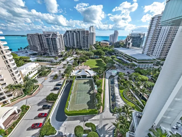 2-bedroom condo for sale in Miami - 900 Brickell Key Blvd 1403 - MondialRealty