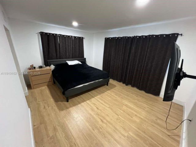 Home for rent at 1480 NE 151st St 101 - photo 7449206