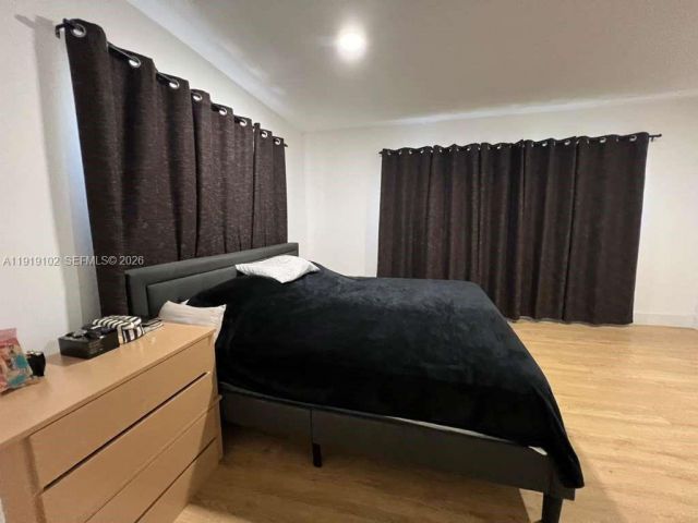 Home for rent at 1480 NE 151st St 101 - photo 7449211