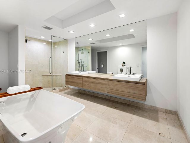 Apartment for sale  Unit #606 - photo 6825127