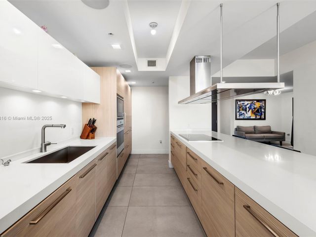 Apartment for sale  Unit #606 - photo 6825133