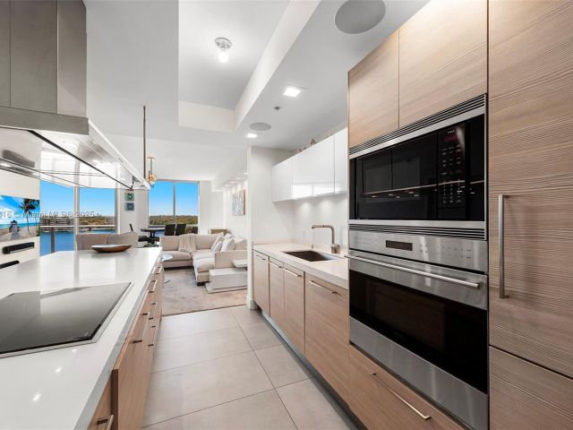 Apartment for sale  Unit #606 - photo 6825135