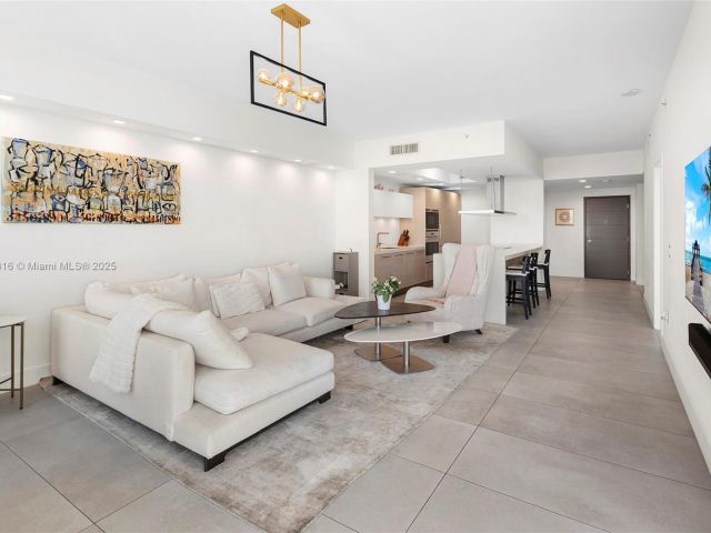 Apartment for sale  Unit #606 - photo 6825144