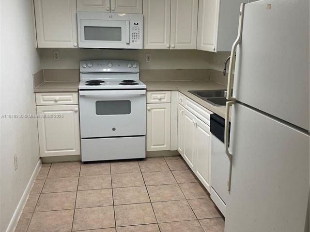 Apartment for sale  Unit #1607 - photo 7437261