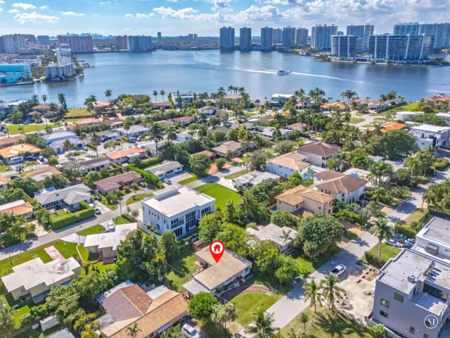 2-bedroom home for sale in Sunny Isles Beach - 242 189th St - MondialRealty