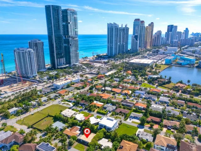 2-bedroom home for sale in Sunny Isles Beach - 242 189th St - MondialRealty