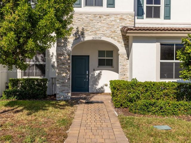 3-bedroom home for rent in Miami - 12150 NW 23rd Ct 0 - MondialRealty