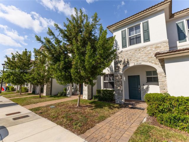 3-bedroom home for rent in Miami - 12150 NW 23rd Ct 0 - MondialRealty