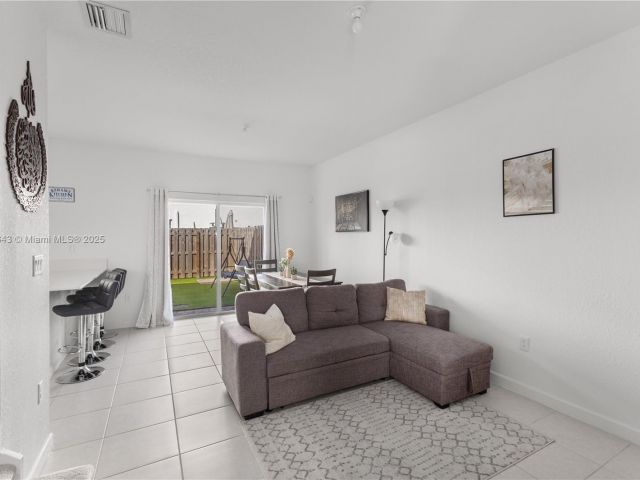 3-bedroom home for rent in Miami - 12150 NW 23rd Ct 0 - MondialRealty