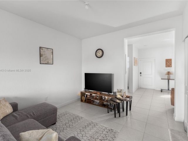 3-bedroom home for rent in Miami - 12150 NW 23rd Ct 0 - MondialRealty