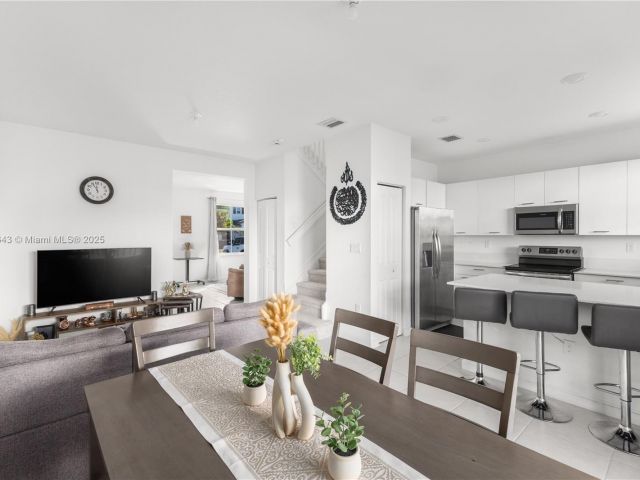 3-bedroom home for rent in Miami - 12150 NW 23rd Ct 0 - MondialRealty