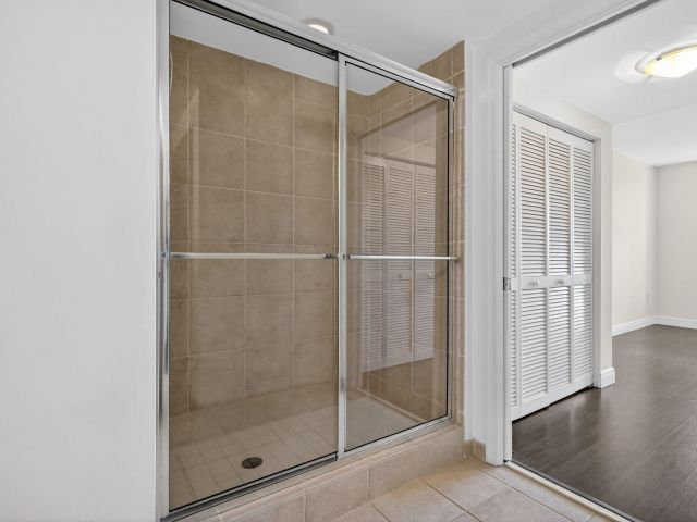 Apartment for sale  Unit #605 - photo 6827688