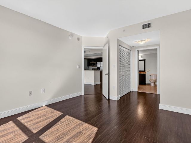 Apartment for sale  Unit #605 - photo 6827690