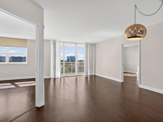 Apartment for sale  Unit #605 - photo 6827692