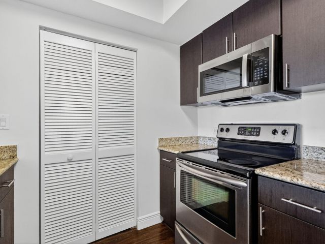 Apartment for sale  Unit #605 - photo 6827696