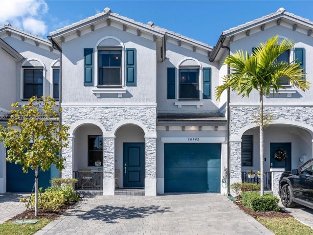 3-bedroom home for sale in Homestead - 28742 SW 134th Ct - MondialRealty