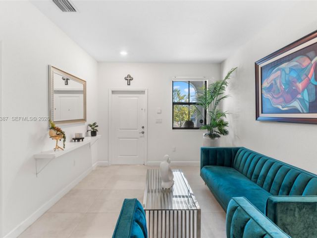 3-bedroom home for sale in Homestead - 28742 SW 134th Ct - MondialRealty