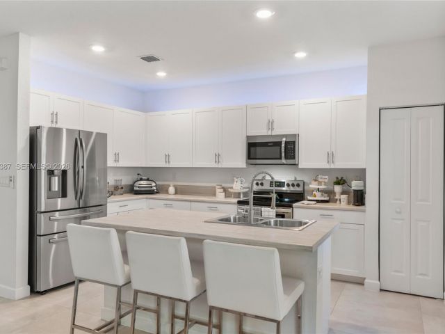 3-bedroom home for sale in Homestead - 28742 SW 134th Ct - MondialRealty