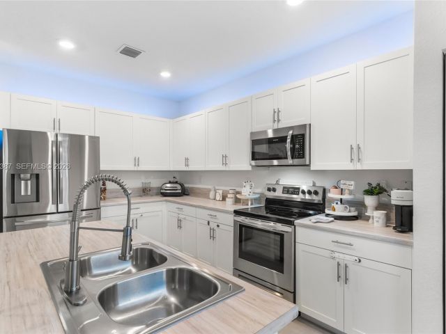 3-bedroom home for sale in Homestead - 28742 SW 134th Ct - MondialRealty