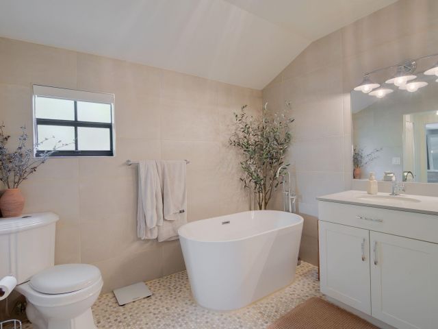 Home for sale at 537 NE 14th Court - photo 6871288