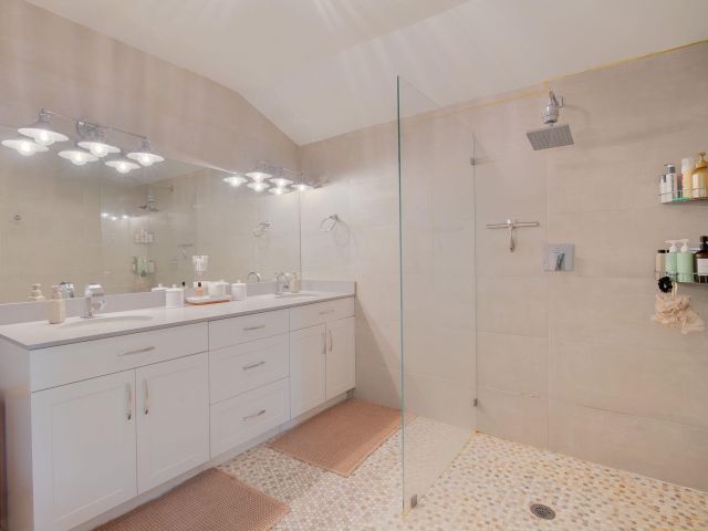 Home for sale at 537 NE 14th Court - photo 6871289