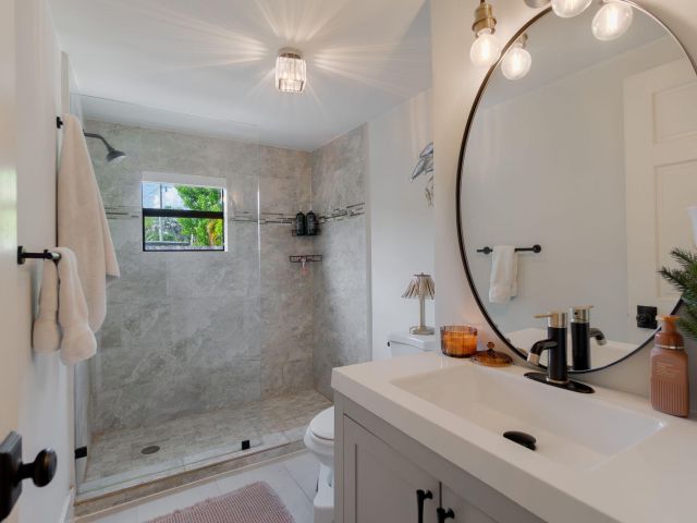 Home for sale at 537 NE 14th Court - photo 6871292